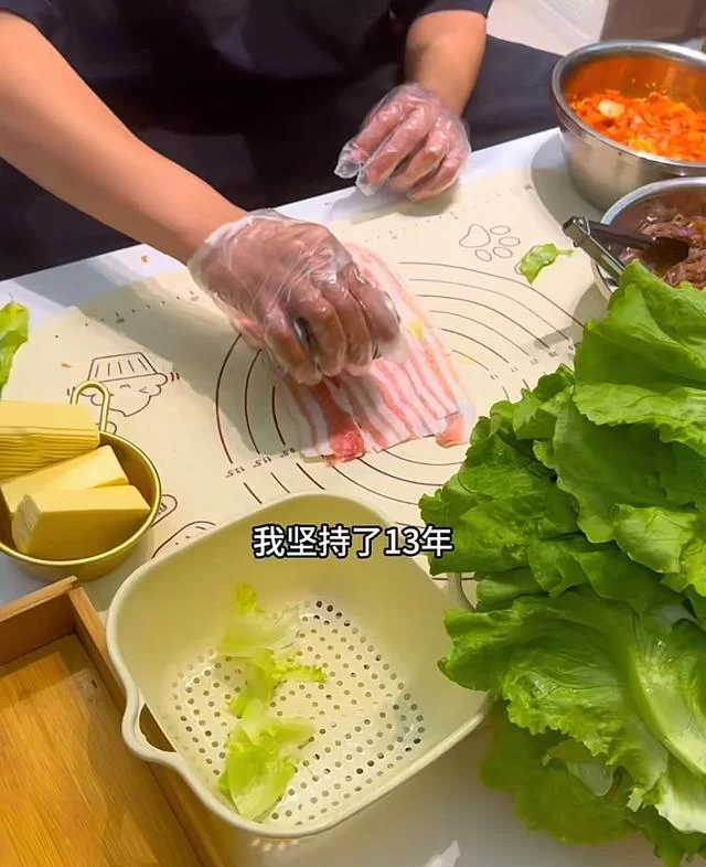 下班后副业做点啥好？下酒小菜摆摊晚上一个人能行吗？