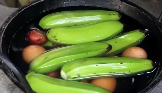 下班后兼职摆摊，普通人适合卖什么小吃最受欢迎赚钱？