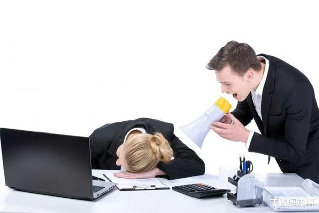 上班很闲适合做啥副业？不想上班了能干点啥靠谱的？