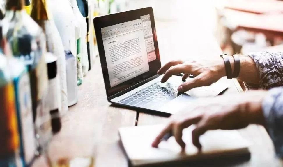 上班干副业时间紧，怎么抓客户才能赚到钱不耽误工作？