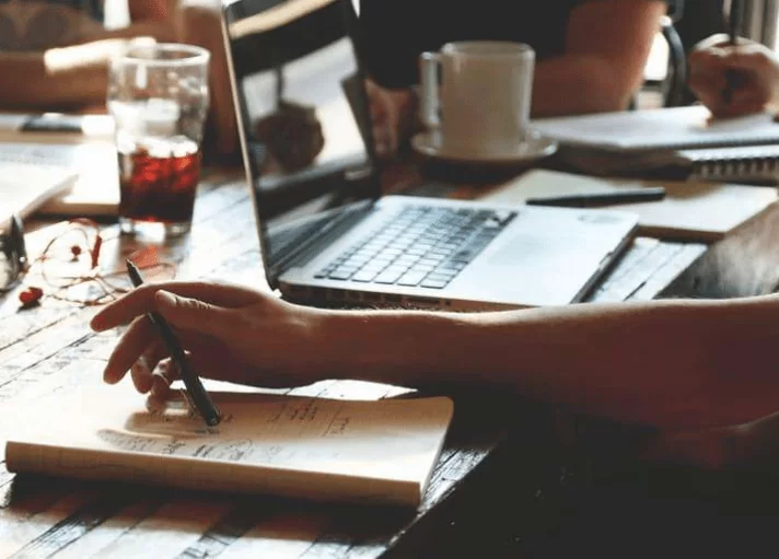 上班族做副业要收费吗？赚的钱需要交税吗？怎么收费？