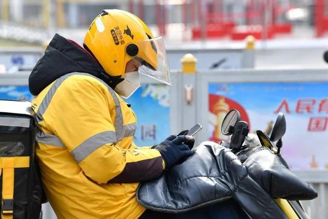 上海外卖小哥做副业能赚钱？上班族靠谱副业怎么选？