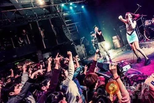 livehouse到底是什么意思啊？兼职去那里打工好玩不？