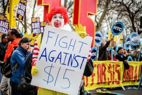 麦当劳兼职一小时多少钱，累不累，靠谱不靠谱？