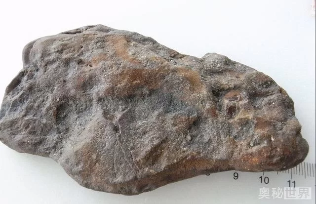 顶级副业赚钱和陨石钻石,哪个更值得做?