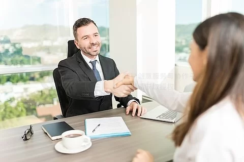 非人力资源经理退休做人力经纪人副业靠谱吗?