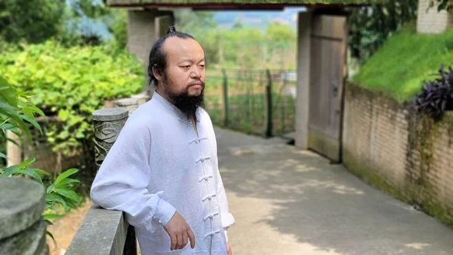 玄学是迷信还是科学？女明星靠它当副业靠谱吗？