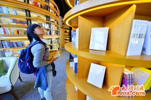 济南市中区周末书店兼职咋样？书全的店招人吗？