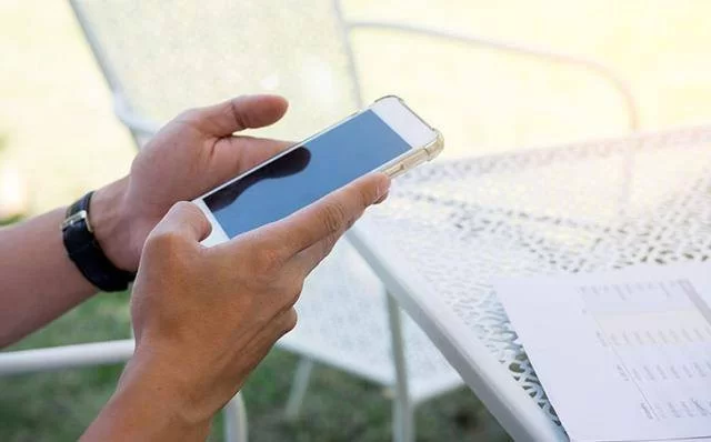 现在做什么副业赚钱比较稳定，又不影响工作呢？