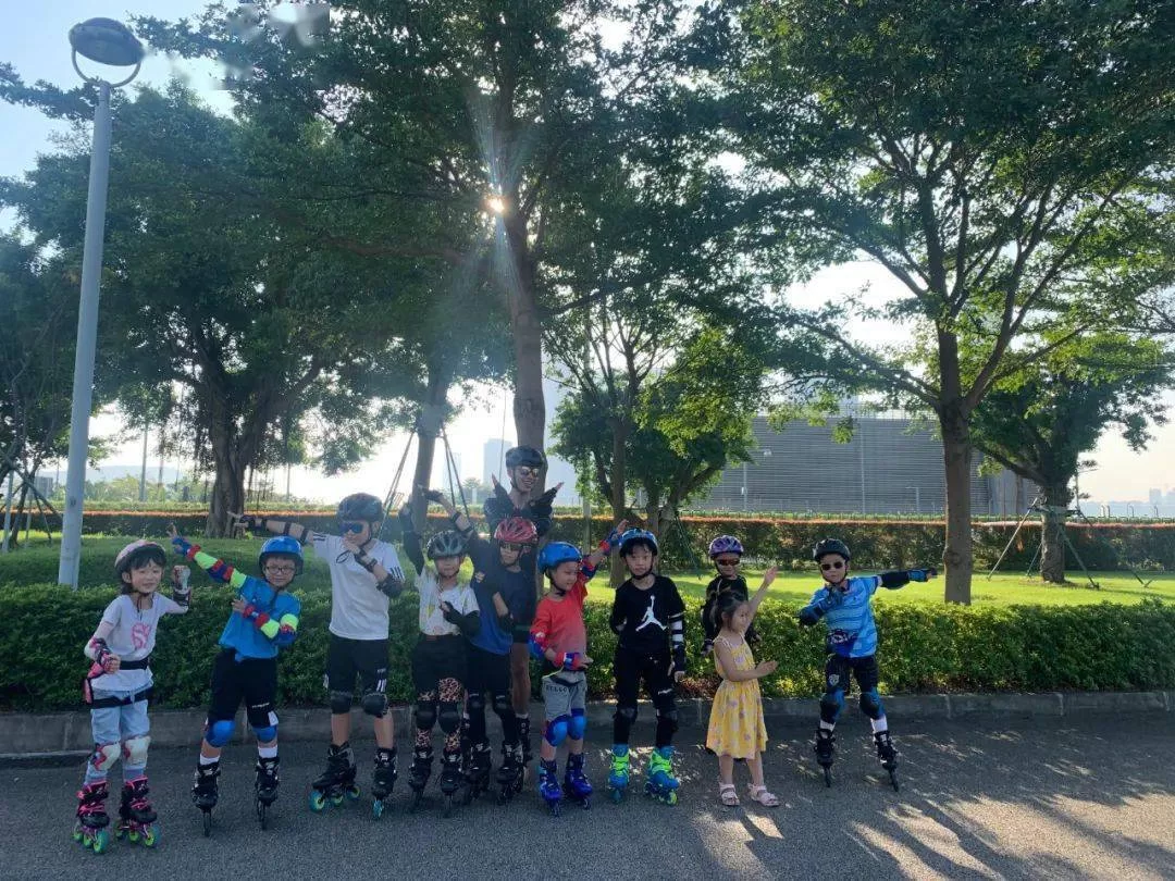 滑冰教练主业谋生存副业谋发展，咋兼顾不冲突？