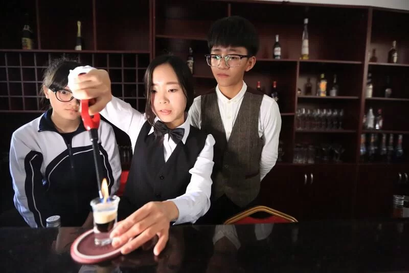 大学老师适合的副业有哪些?退休后也能做的?