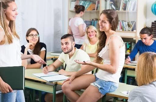 大学生暑期兼职能做啥,上门带娃为啥这么火?