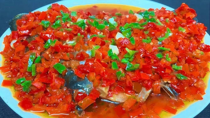 剁椒能做哪些家常菜?炒鸡蛋烤面筋烙馍卷都行?