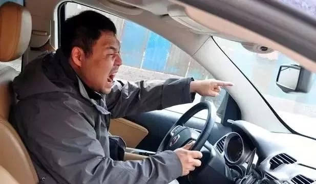 司机晚上做啥副业好,赚钱还不影响白天开车?