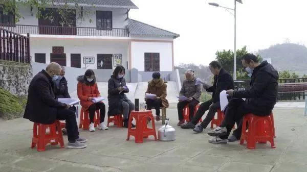 兼职能同时领两份工资吗?村干部村医可以吗?