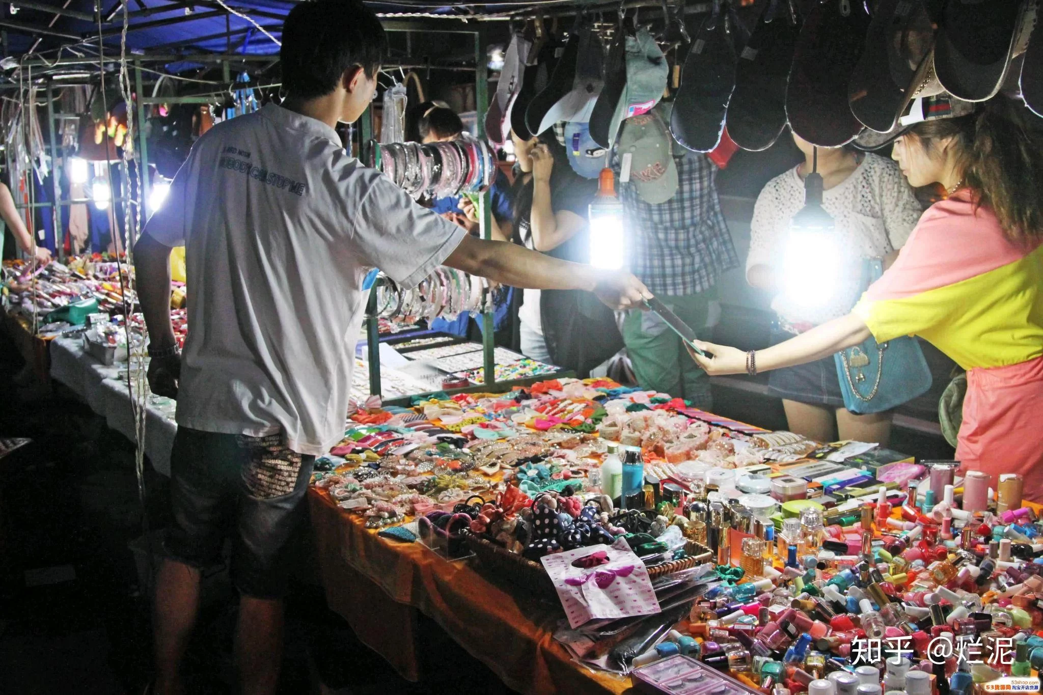 兼职摆地摊卖什么好？送外卖需要健康证吗？