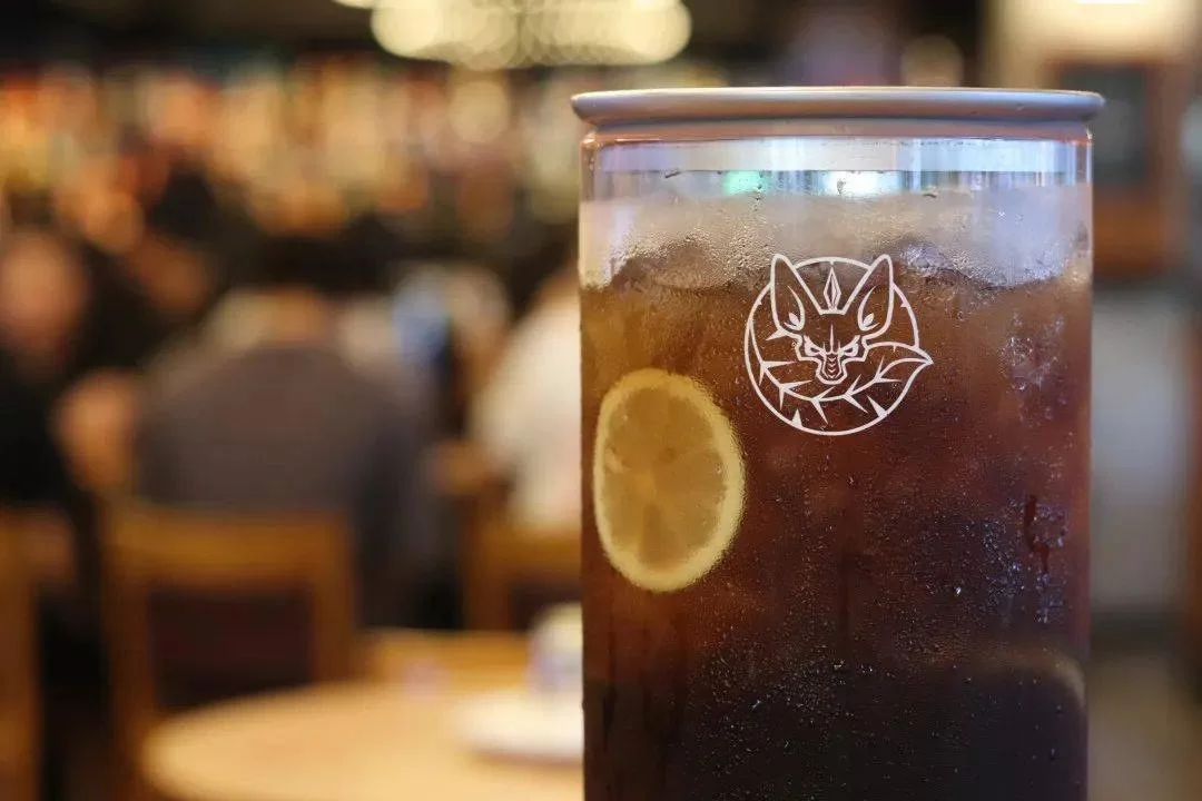 副业卖洋酒茶叶，摆摊和线上哪个更赚钱省心？