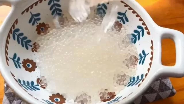 冰汤圆怎么做？杨梅红糖做法配料超简单！