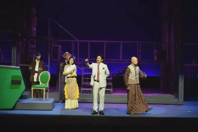 农村小剧场不行了，改行搞歌舞团副业靠谱吗？