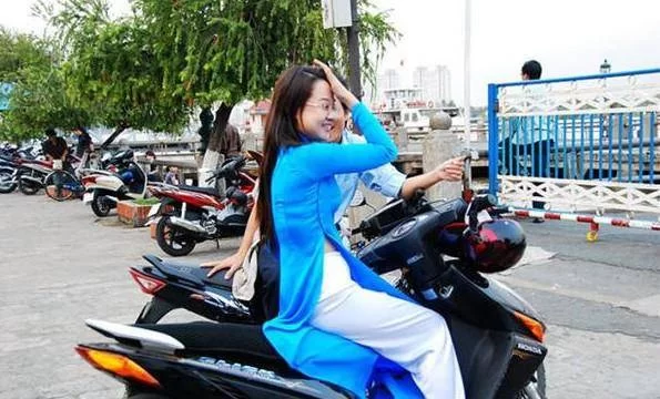 农村姑娘修摩托车兼职靠谱不？跑腿能一起做吗？