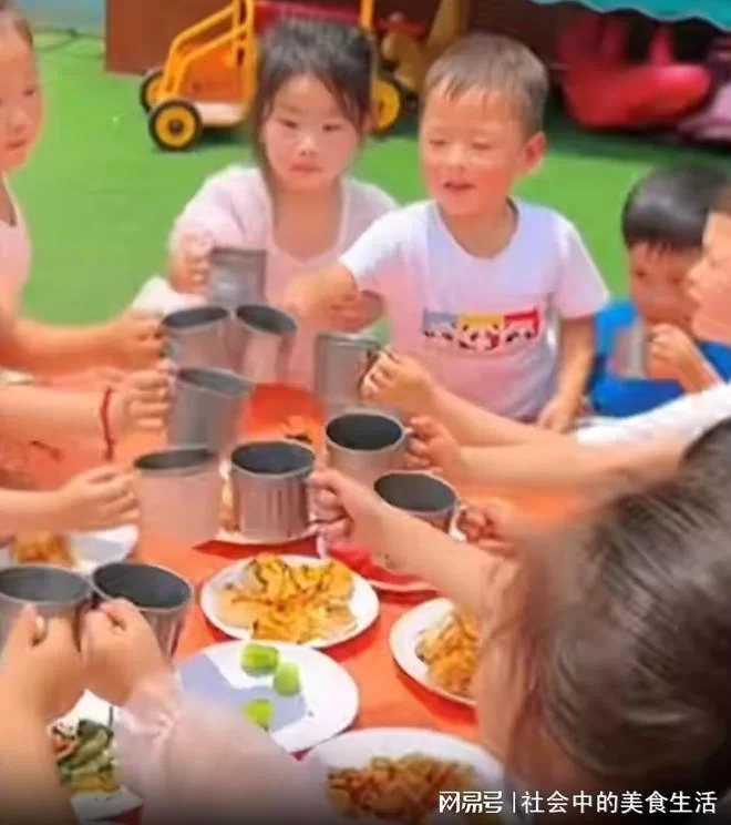 兼职吃席是啥意思？梦见吃席算红事还是白事？