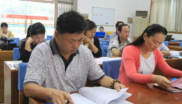 兼职能考外审员吗？能独立审核不违规吗？