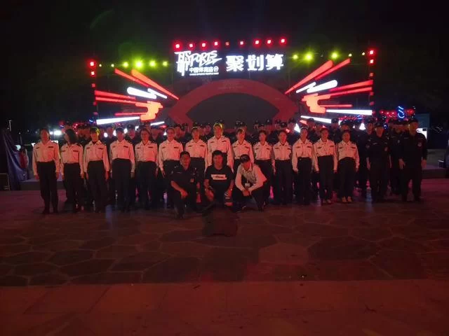 兼职摄影深圳一天多少钱,去哪找靠谱平台?