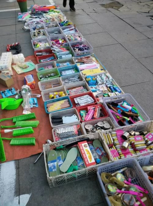 兼职卖玩具摆摊靠谱吗?利弊和赚钱机会咋样?