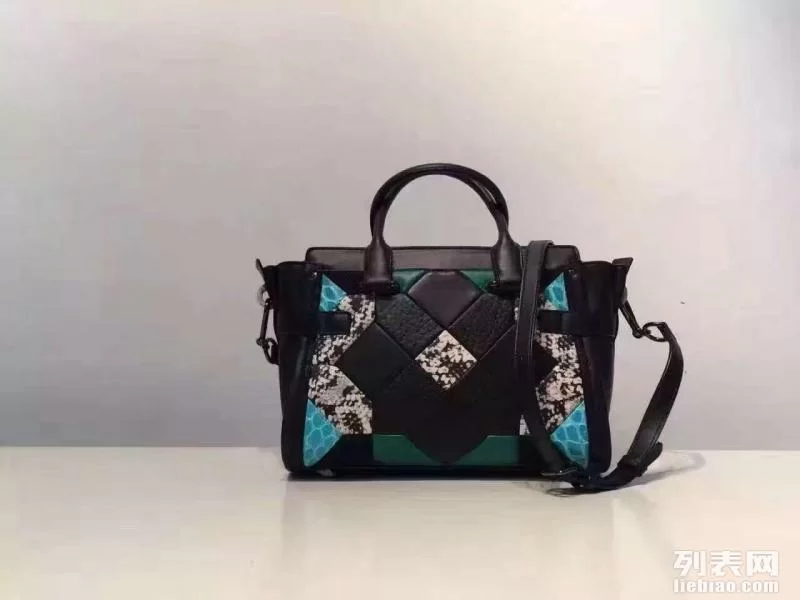 兼职卖包摆地摊,怎么找便宜好卖又靠谱的货源?