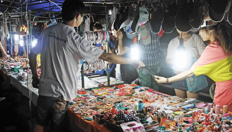 兼职卖灯笼,中秋节摆地摊靠谱吗?利润高不?
