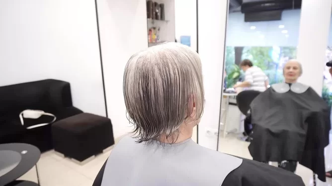 兼职剪白发是真的吗?白发剪啥发型好看?