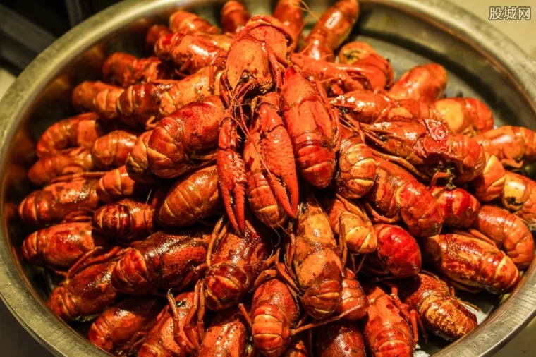 兼职剥小龙虾能赚钱吗?正确剥肉方法学起来!