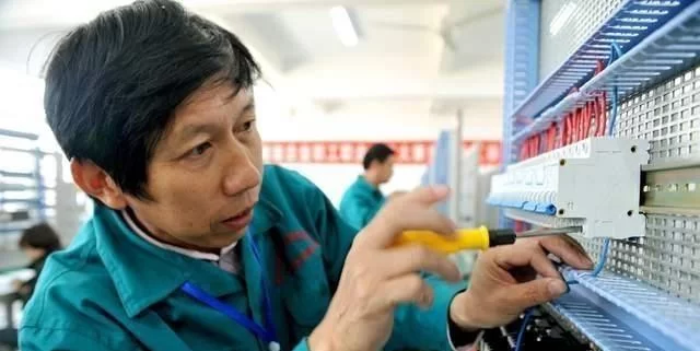 兼职保姆要交保险吗,雇主该给买啥保险?