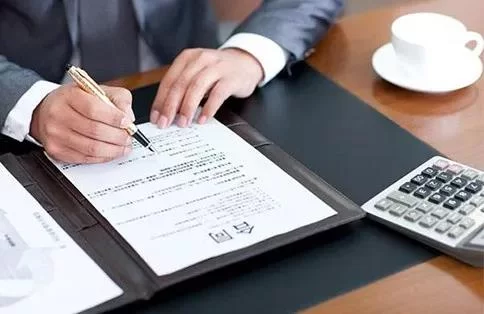 兼职不交社保违法吗?签合同要注意啥才不踩坑?