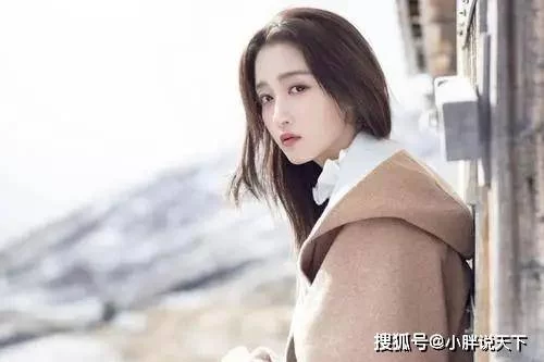 关晓彤副业能赚钱吗,学历背景到底有多牛?