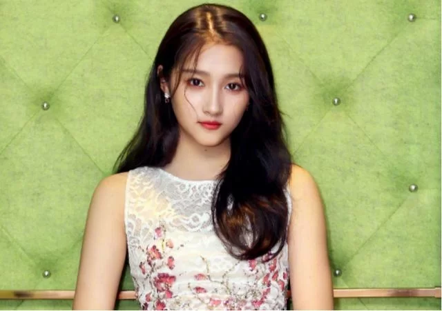 关晓彤最近都在忙哪些副业？新剧也安排上了吗？