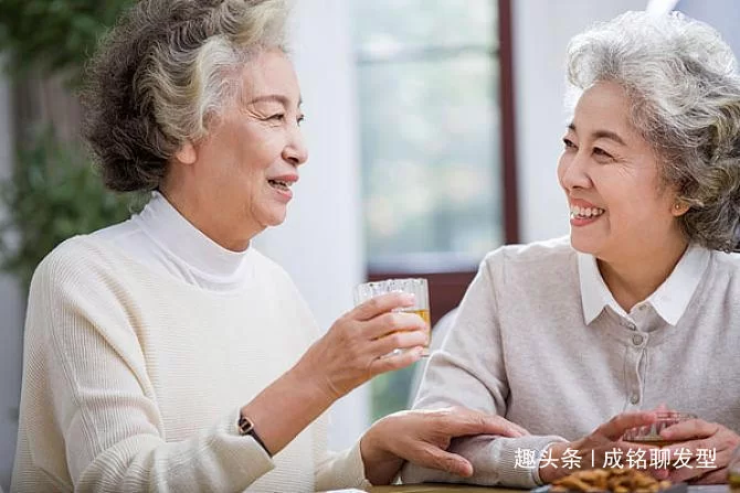 六十岁女人适合做啥副业，情感需求咋整才舒心？