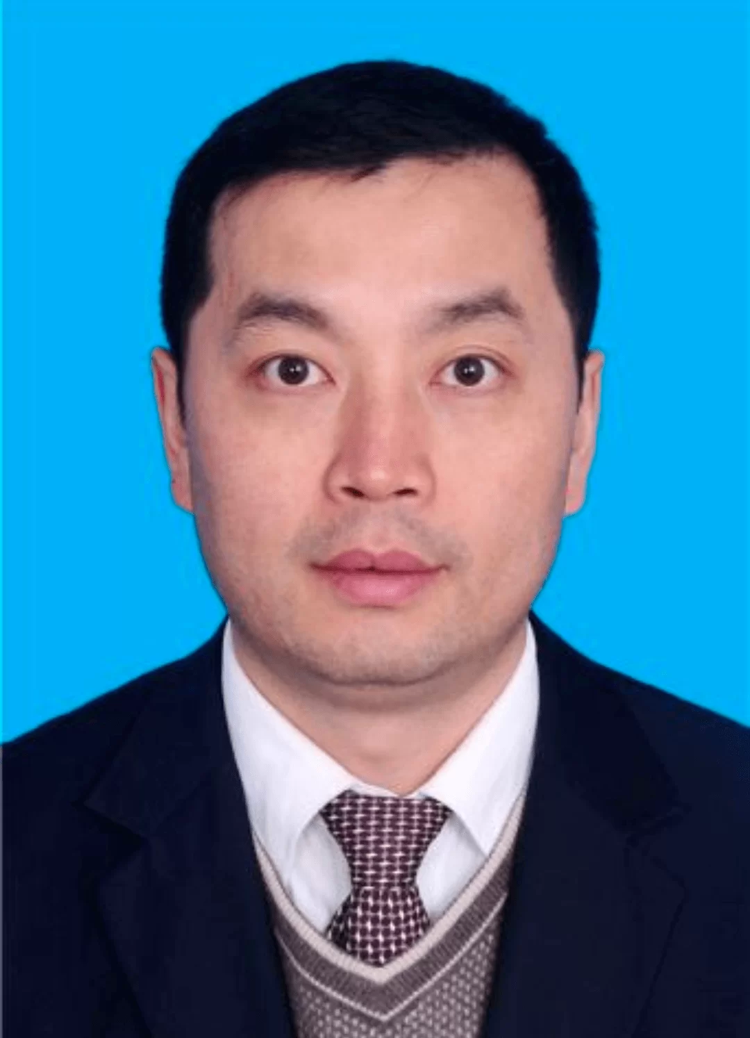 公安局局长能兼副县长吗？副县长能兼局长吗？