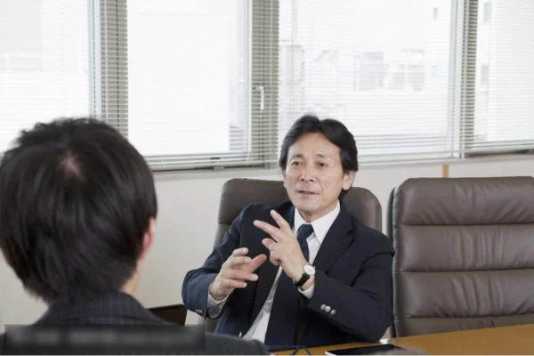 公务员能兼职国企吗?挂职、当领导这些行不行?