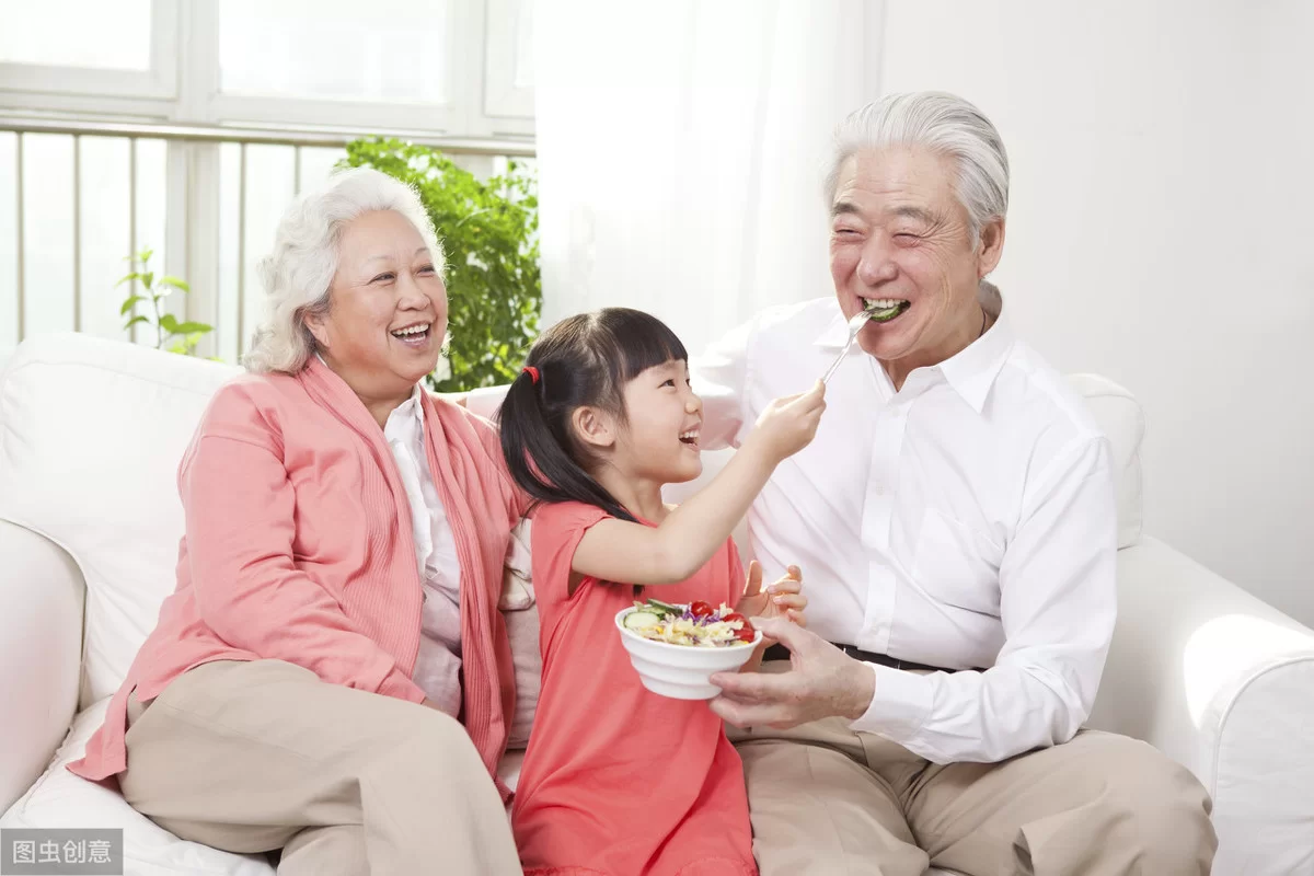 全职妈妈适合什么副业,带娃赚钱两不误?