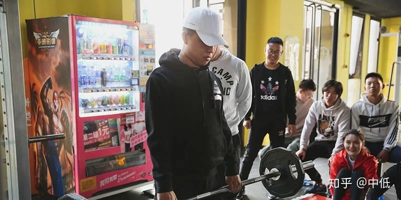 健身房教练做副业靠谱吗?一个月能赚多少钱?