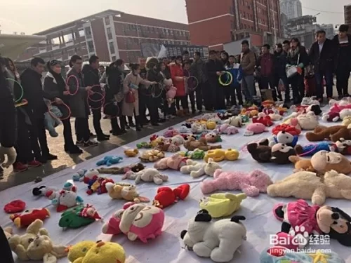 儿童饰品摆摊副业好做吗,适合什么人做呢?