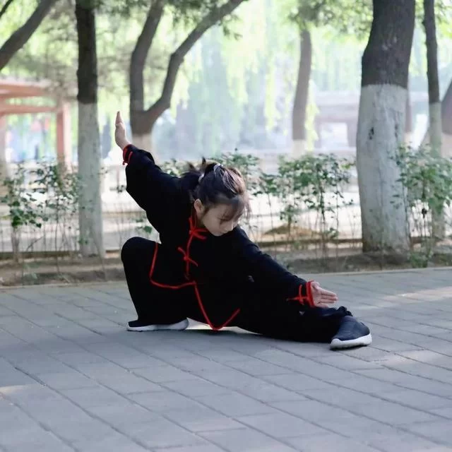 体育类空余时间多,搞什么副业能赚钱比较靠谱?