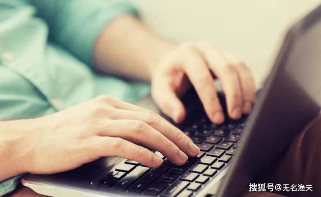优化软件副业怎么在家用手机电脑稳当日结挣钱?