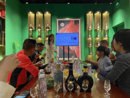 什么行业是酒的副业,还属火又机器人替代不了?