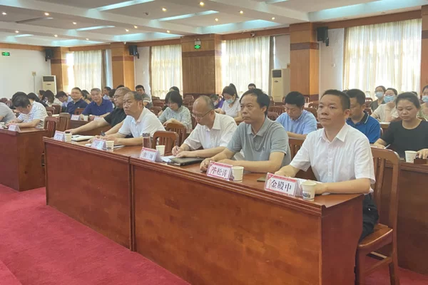 优秀辅导员先进事迹，有哪些打动人心的故事？