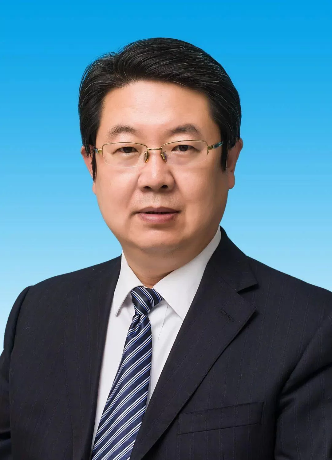 人大副主任能兼职吗?调任副县长可行吗?