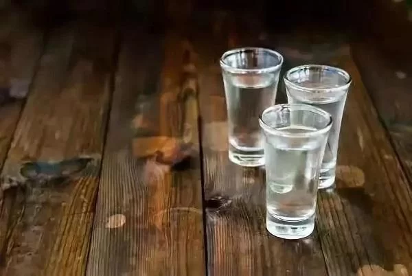 代理白酒做副业靠谱吗?咋谈、咋办、咋避坑?