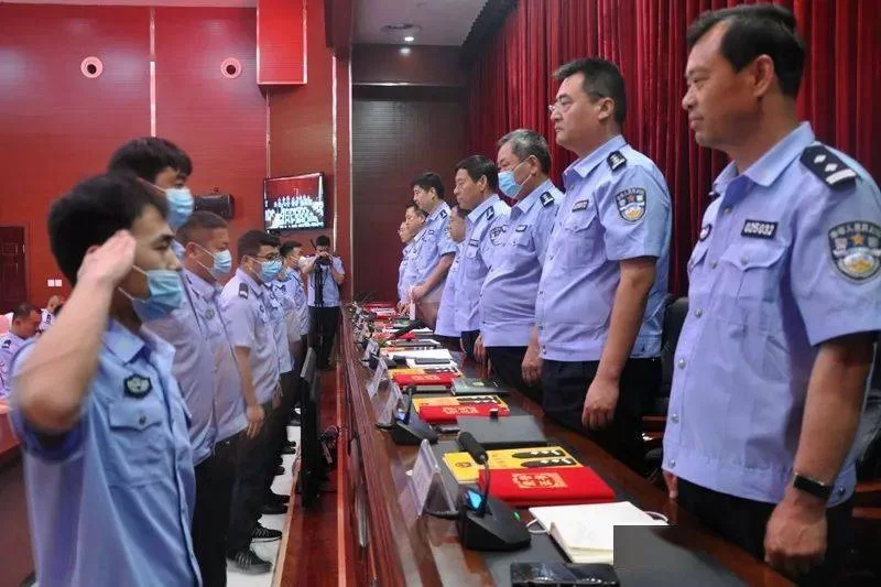 交警想多赚钱,副业到底该怎么发展才靠谱?