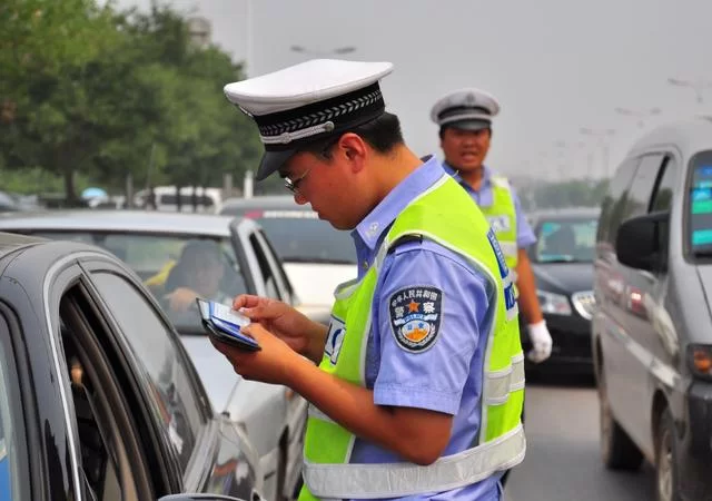 交警能发展副业吗,适合做什么副业增加收入?